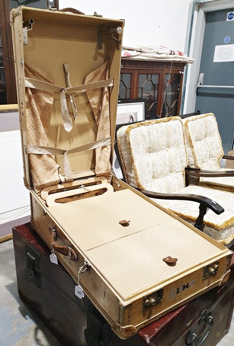 Cream leather trunk with integral drawers - Image 2 of 2