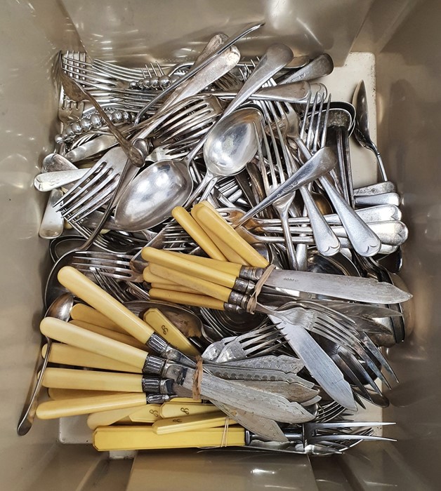 Quantity of silver plated items including vegetable dishes and covers, fish knives and forks, bone- - Image 3 of 3