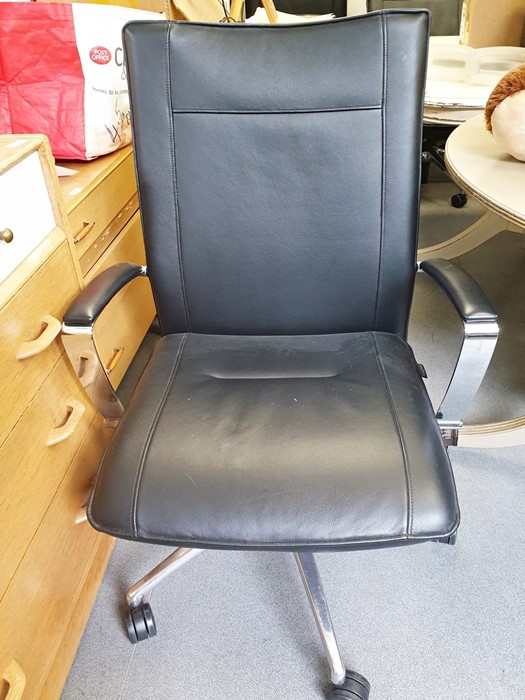 Dauphin modern office swivel chair