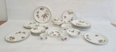 Quantity Royal Worcester 'Evesham' pattern oven to tableware to include flan dishes and covered