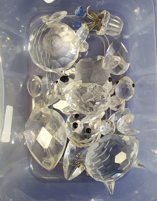 Assorted items of Swarovski, to include paperweights, animals including frog, owl and kingfisher - Image 4 of 4