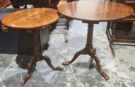 Circular mahogany occasional table on birdcage turned pedestal, three ogee supports and one