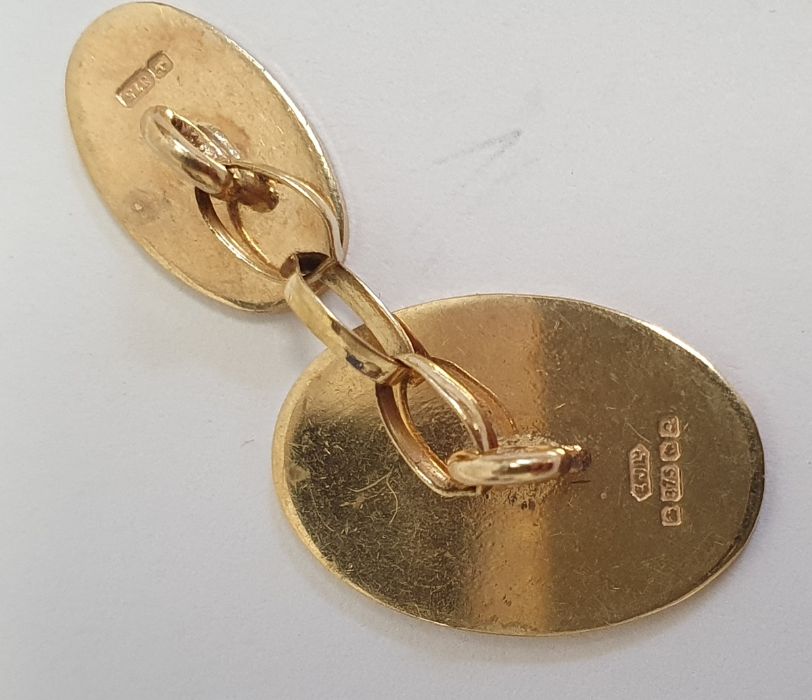 A 9ct gold St. Christopher pendant, 7g approx. pair 9ct gold cufflinks, 3g approx. 9ct gold and - Image 4 of 7