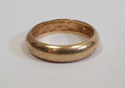 9ct gold wedding ring, 4.4g
