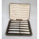 Set of six 1920's silver and mother-of-pearl handled tea knives, Sheffield 1925, makers John Round &