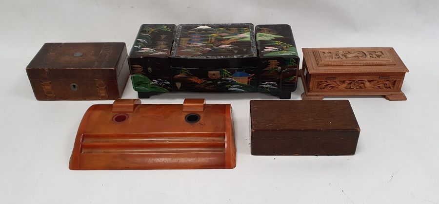 Art Deco Bakelite style pen and inkstand and four assorted boxes (5)