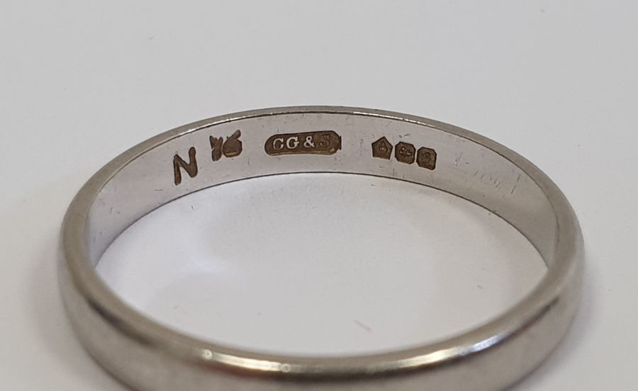 Platinum wedding band, 3.5g approx.Condition Report Approximate size: O - Image 2 of 2
