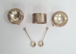 Pair of early 20th century silver salts, circular, on three bun feet and matching spoons, Birmingham