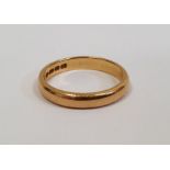 22ct gold wedding band, 4g approx.