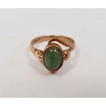 9ct gold ring set with green oval cabochon stone, 2.5g approx.