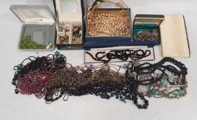 Quantity of costume jewellery, necklaces, brooches, watches etc (1 box)