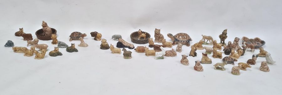 Quantity of Wade whimsies and other Wade ornaments (three boxes)