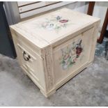 Cream and foliate spray decorated trunk