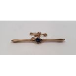 15ct gold and single blue stone set bar brooch, the circular blue stone 4mm in diameter approx. 3.5g
