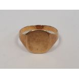 Gent's 9ct gold signet ring, 3.2g approx.Condition Report Size x