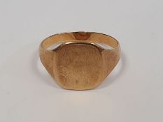 Gent's 9ct gold signet ring, 3.2g approx.Condition Report Size x