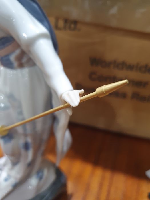 Lladro model of a lady with prunus blossom and an umbrella and a Franklin Mint kettle and teapot set - Image 11 of 15