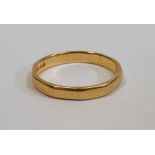 22ct gold wedding ring, 3.3g approx.