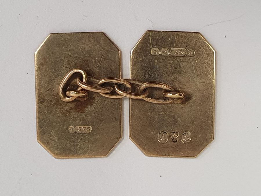 Pair 9ct gold double oblong and chain cufflinks, sun ray engraved, gross weight approx. 4.2g - Image 2 of 3