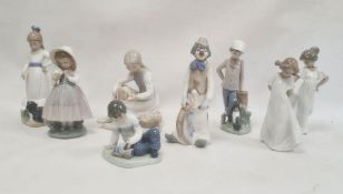 Quantity of Nao figures to include children and clowns (8)