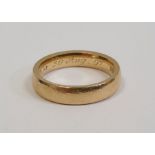 18ct gold wedding band, 5g