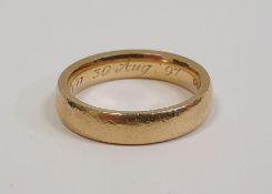 18ct gold wedding band, 5g