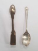 1930s Walker & Hall silver teaspoon, golf stick decorated handle, 0.4ozt approx. and a pair of