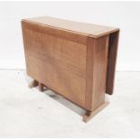 20th century oak drop-leaf table