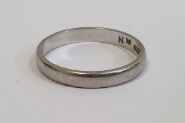 Platinum wedding band, 3.5g approx.Condition Report Approximate size: O