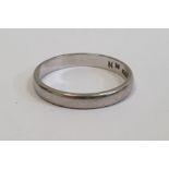 Platinum wedding band, 3.5g approx.Condition Report Approximate size: O