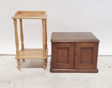 Early 20th century oak canteen for cutlery, the rectangular top with rounded corners, moulded edge