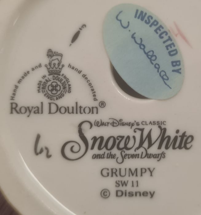 Royal Doulton (boxed) full set of Disney 'Snow White and the Seven Dwarfs' figures (SW10-SW16), plus - Image 7 of 12