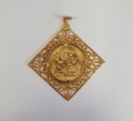 1966 gold sovereign mounted in a yellow metal pendant, diamond shapedCondition Report Total Weight