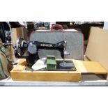 Vintage Singer sewing machineCondition Report Serial Number = Y6934255