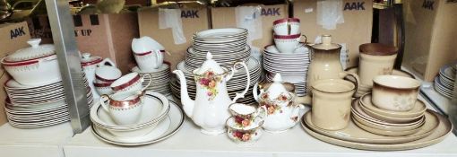 Alfred Meakin part dinner service, various items of Denby 'Memories' table wares, various Royal