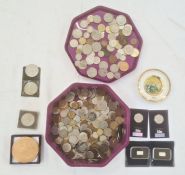 Quantity of foreign and English coins with a Florida chokin plate and Eurotunnel inaugural medallion