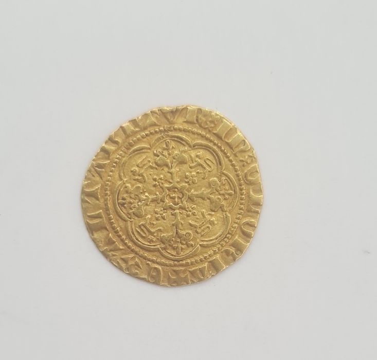 Edward III 1327 - 77 gold quarter noble, treaty period (1361-69). Lis in central compartment of - Image 2 of 2