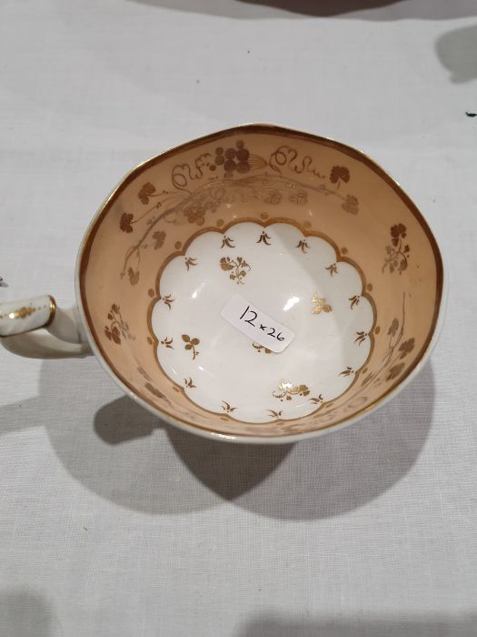 26 assorted 18th/19th century teacups and saucers to include Derby and Spode, all mainly in peach, - Image 28 of 35