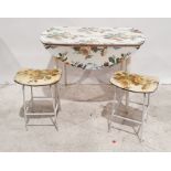 Pair of Kandya stools and table in a floral finish (3)