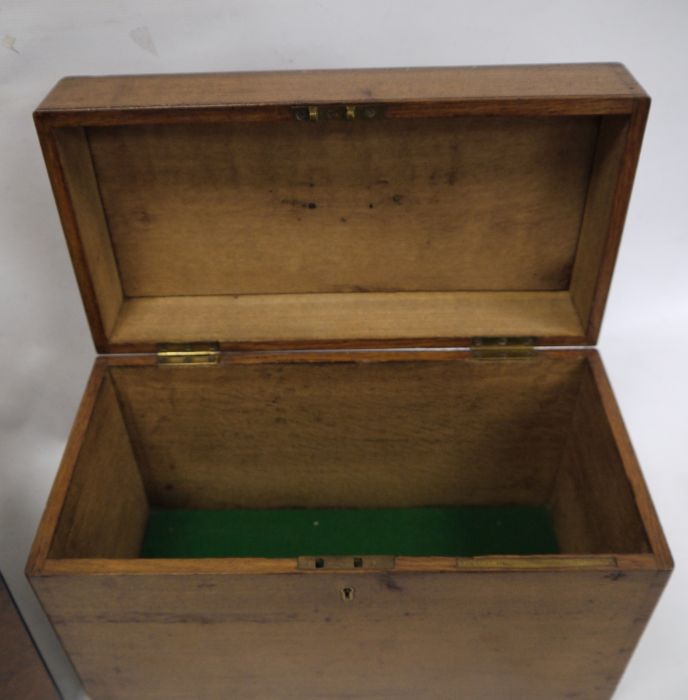 19th century mahogany rectangular lidded box with brass carry handles and a similar oak example (2) - Bild 4 aus 5