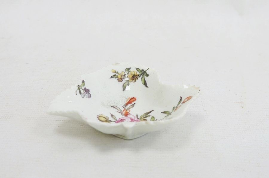 18th century porcelain pickle dish, leaf shaped with relief vein decoration to the underside, with