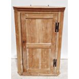 Vintage pine corner cabinet with single door enclosing shelves, 122cm high  Condition Report No