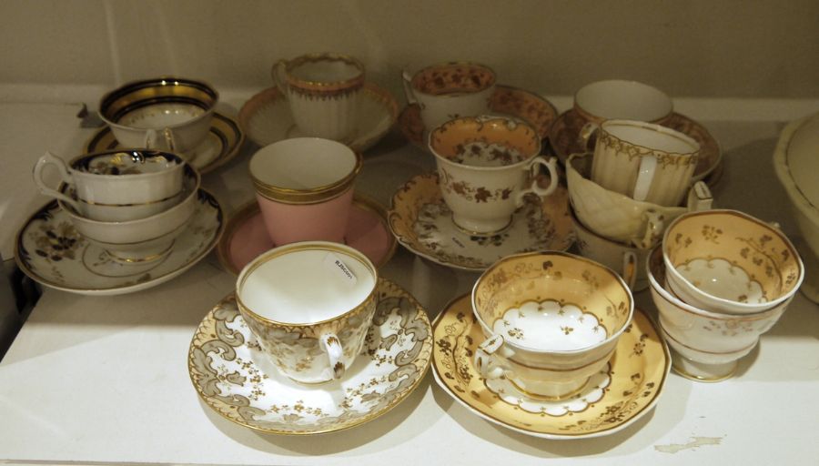 26 assorted 18th/19th century teacups and saucers to include Derby and Spode, all mainly in peach, - Image 2 of 35