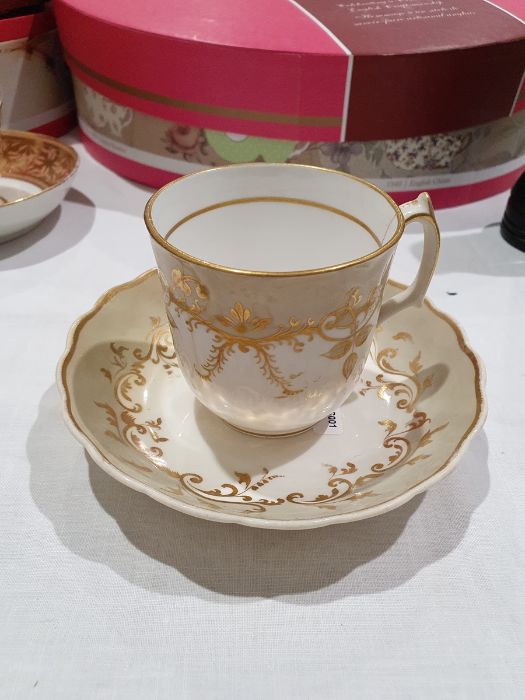 26 assorted 18th/19th century teacups and saucers to include Derby and Spode, all mainly in peach, - Image 17 of 35