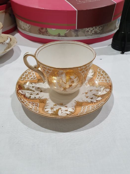 26 assorted 18th/19th century teacups and saucers to include Derby and Spode, all mainly in peach, - Image 10 of 35