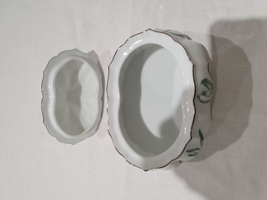 Herend cabaret set 'Snowdrop' pattern to include tray with serpentine edge, coffee pot, cream jug, - Bild 11 aus 21