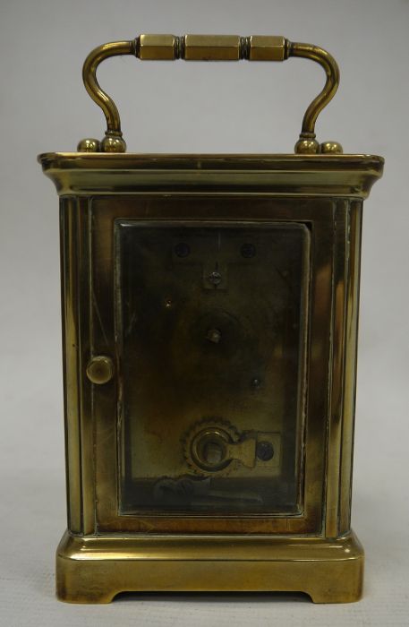 Brass and glass-cased carriage clock with handle - Image 3 of 4