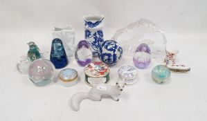 Mdina glass bird model, quantity of Scottish and other paperweights and small quantity of decorative