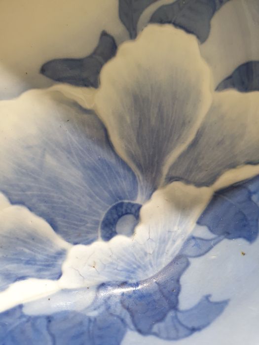 Various modern Oriental blue and white plates and bowls, floral decorated, mountain decorated, fan - Image 8 of 13