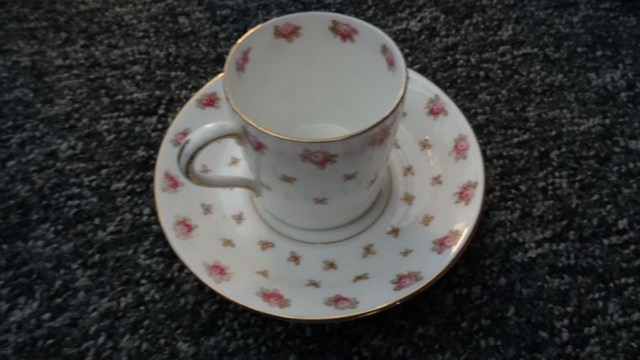 Collection of cups and saucers to include Nymphenburg, Royal Doulton, Shelley etc. together with - Image 6 of 21